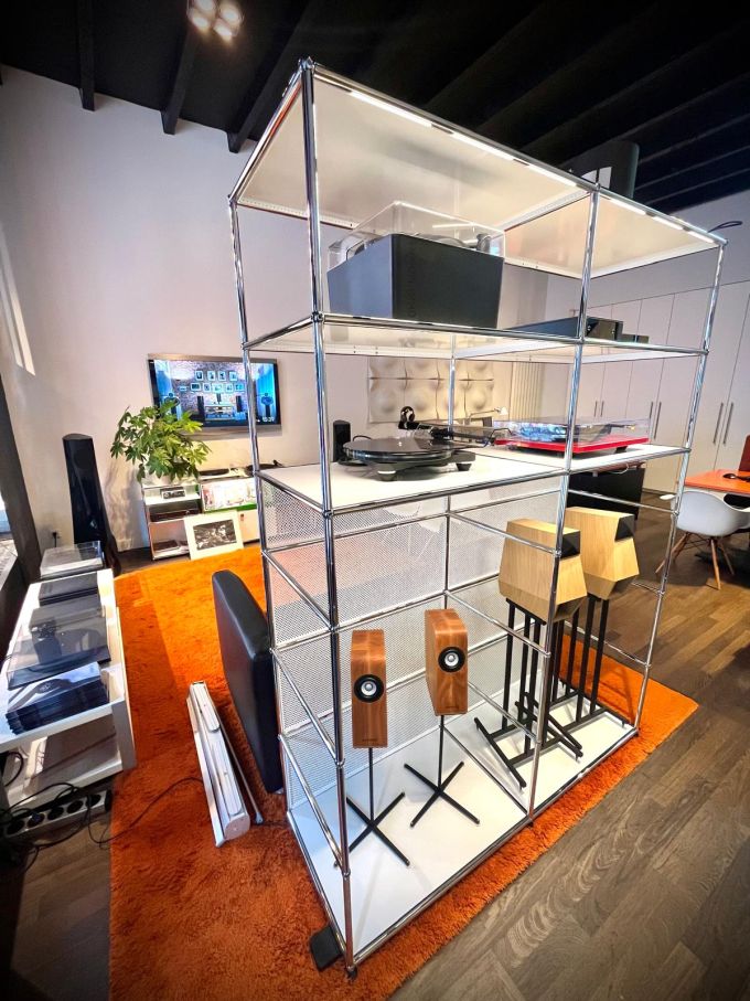 USM Haller Wilbert open wandmeubel | HIFI STUDIO WILBERT